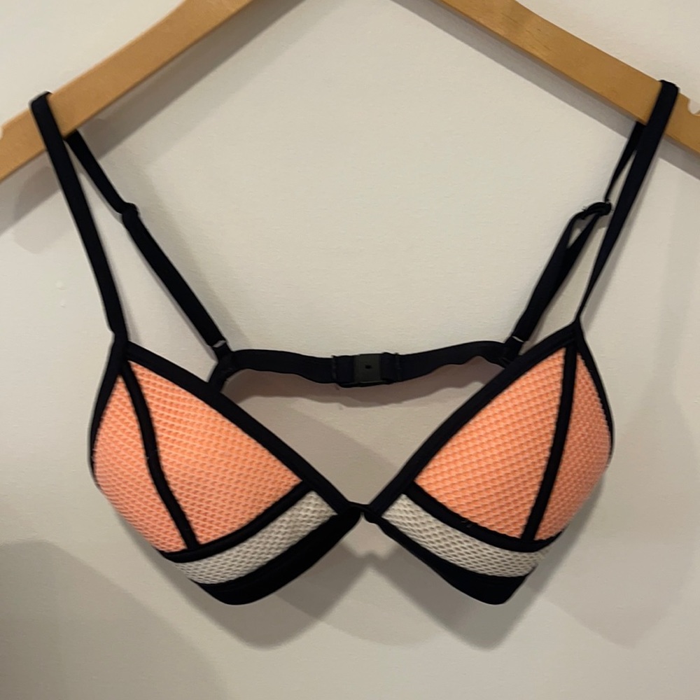 Traingl bikini top